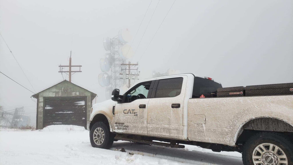 Cat5 Truck working in Winter Storm